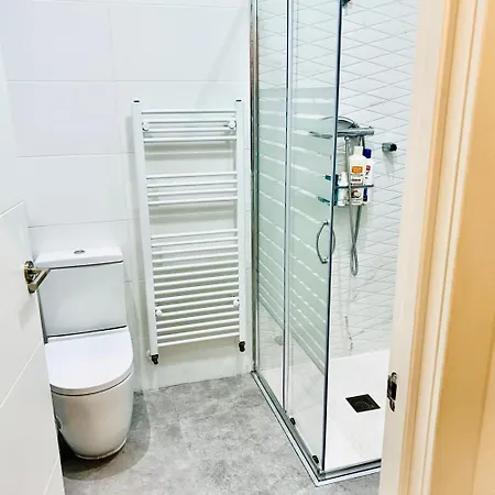 Habitación En Un Piso 3*