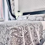 Unica فندق مبيت وإفطار 3*