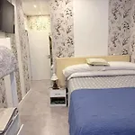 Unica فندق مبيت وإفطار