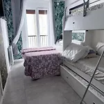 Unica فندق مبيت وإفطار سان سيباستيان